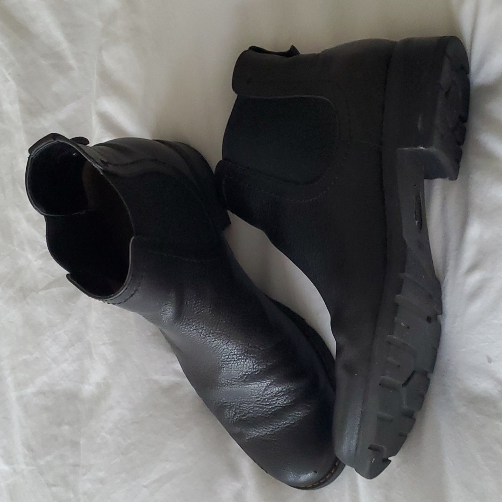 Sofft Chelsea boots, size 8.5